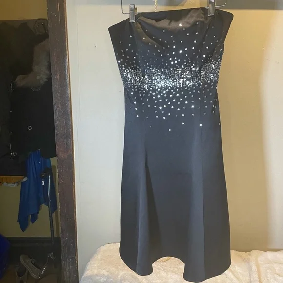 Cocktail Dress - Picture 4 of 7